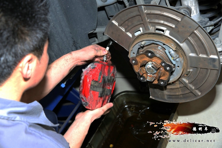 大连改装新款宝马M3升级Brembo GT刹车德利车