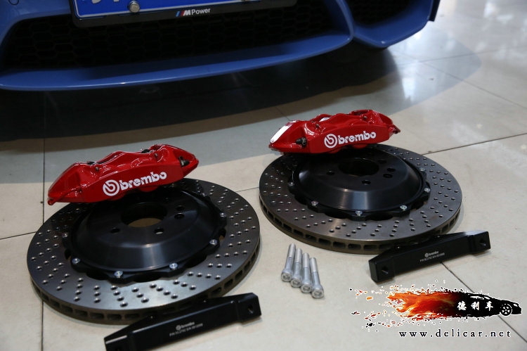 大连改装新款宝马M3升级Brembo GT刹车德利车