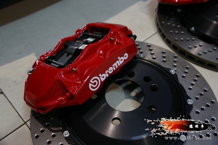 大连改装新款宝马M3升级Brembo GT刹车德利车