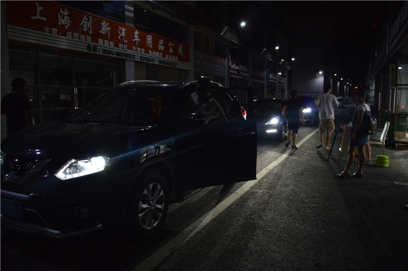 福州汽車大燈改裝 兩輛新奇駿大燈改裝奧迪Q5套件 福州榮海汽車照明