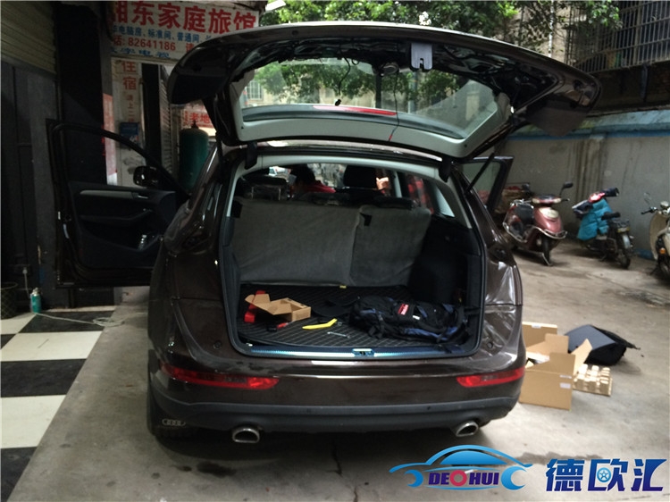 湖南湘潭奧迪Q5進(jìn)取升配凱立德導(dǎo)航倒車影像、后排出風(fēng)口