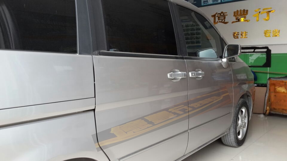 中山億豐行汽車音響改裝.眼睛的添加——日產(chǎn)帥客科駿達(dá)通用導(dǎo)航