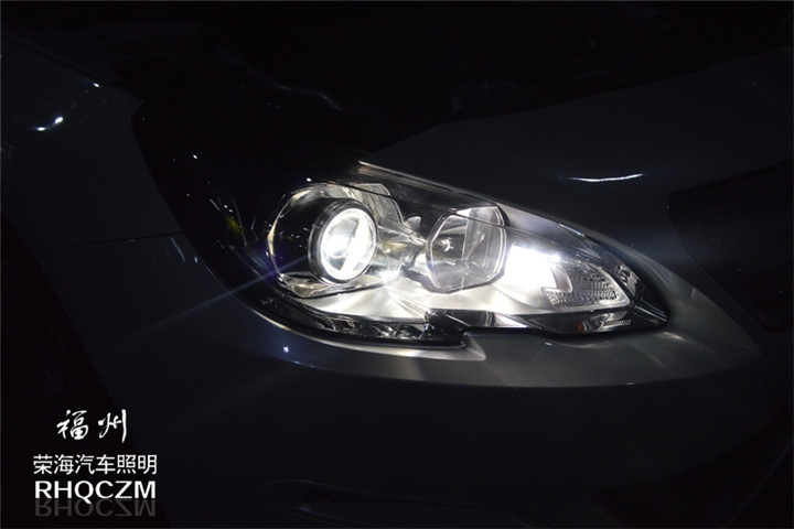 福州改燈 標(biāo)致408汽車燈光升級氙氣燈海拉三雙光透鏡 福州榮海汽車照明