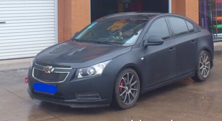 濰坊汽車改色貼膜，濰坊車身改色，科魯茲亞光黑改色作業(yè)展示