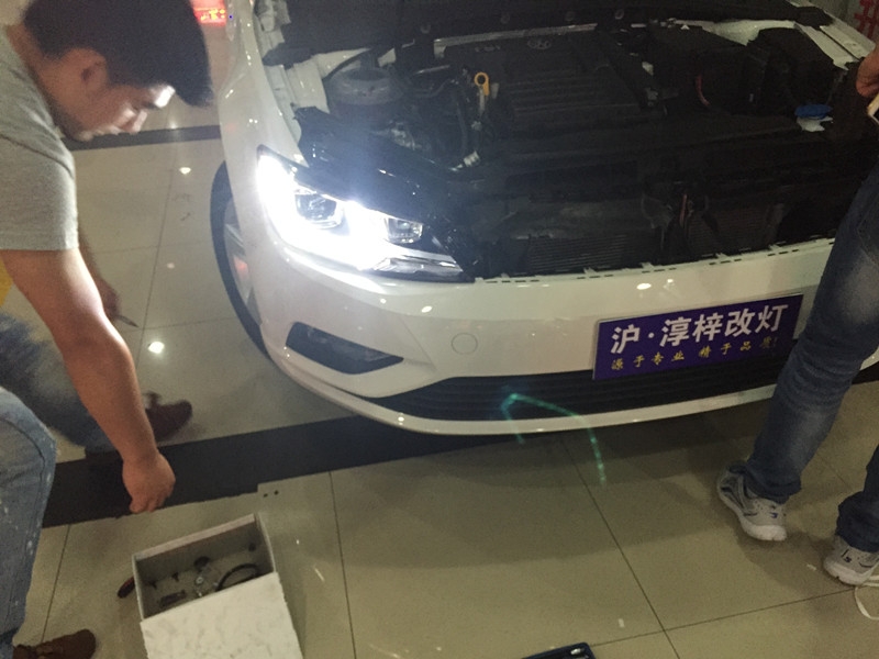上海大眾凌渡 車燈升級原裝高配大燈總成 LED日行燈 Q5雙光透鏡 巖崎氙氣燈