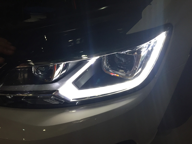 上海大眾凌渡 車燈升級原裝高配大燈總成 LED日行燈 Q5雙光透鏡 巖崎氙氣燈