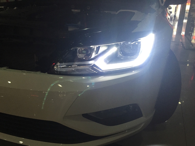 上海大眾凌渡 車燈升級原裝高配大燈總成 LED日行燈 Q5雙光透鏡 巖崎氙氣燈
