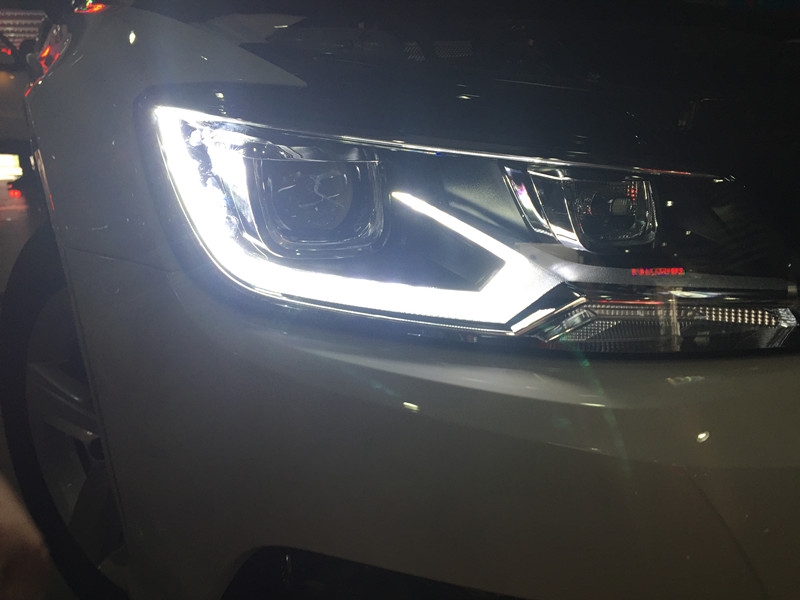 上海大眾凌渡 車燈升級原裝高配大燈總成 LED日行燈 Q5雙光透鏡 巖崎氙氣燈