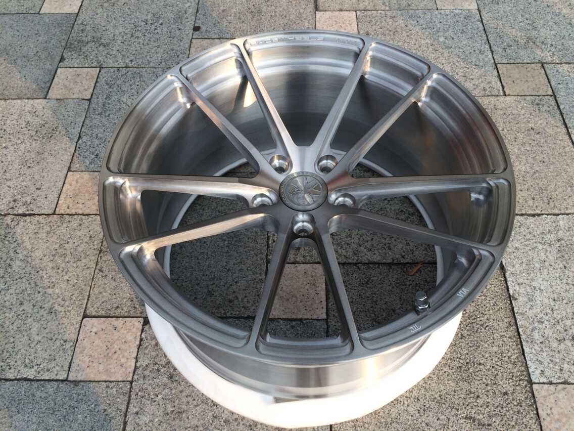 Facewheels MAX-12 19寸裝寶馬 535，輕到?jīng)]朋友