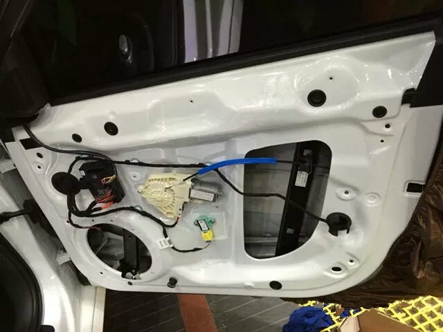 蘇州道聲汽車音響改裝奧迪A4音響升級意大利ATI精巧套裝喇叭