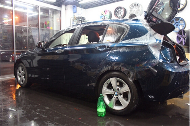 壽光汽車改色貼膜，寶馬118i透明膜作業(yè)展示