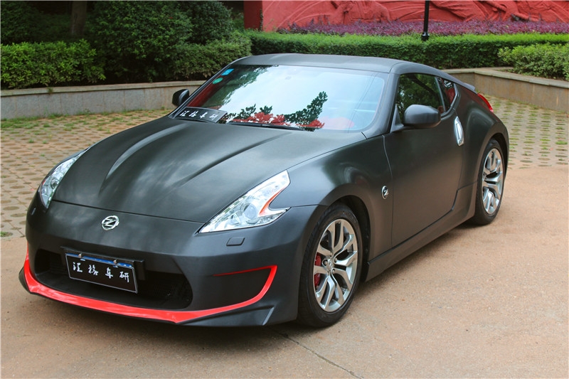 長沙汽車改裝店 進(jìn)口拉絲車身改色膜專營施工 日產(chǎn)370Z全車施工金屬拉絲黑