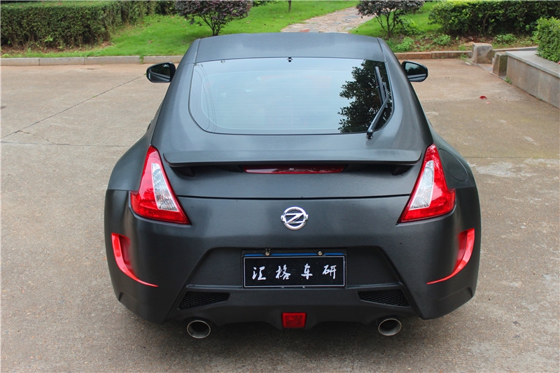 長沙汽車改裝店 進(jìn)口拉絲車身改色膜專營施工 日產(chǎn)370Z全車施工金屬拉絲黑