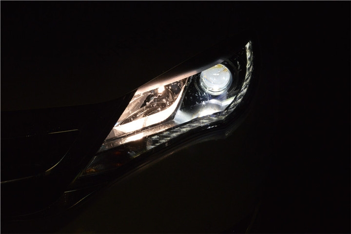 福州汽车灯光升级 比亚迪S7大灯改装飞利浦氙气灯海拉五双光透镜 福州荣海照明