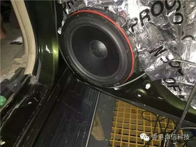 南通市啟東市專業(yè)汽車音響改裝店豐田霸道升級意大利ATI精巧套裝喇叭