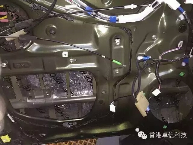 南通市啟東市專業(yè)汽車音響改裝店豐田霸道升級意大利ATI精巧套裝喇叭
