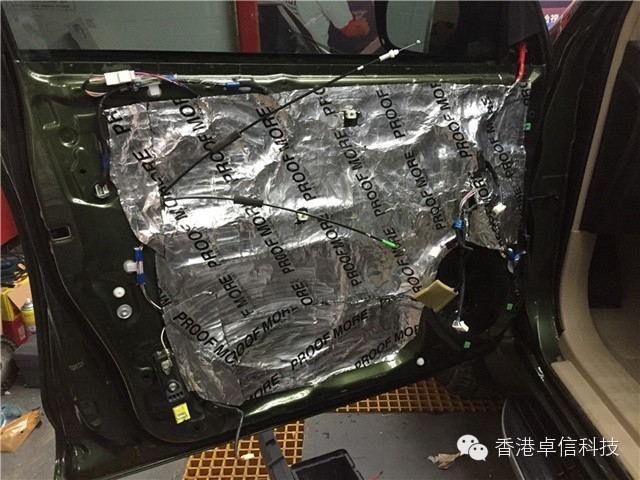 南通市啟東市專業(yè)汽車音響改裝店豐田霸道升級意大利ATI精巧套裝喇叭