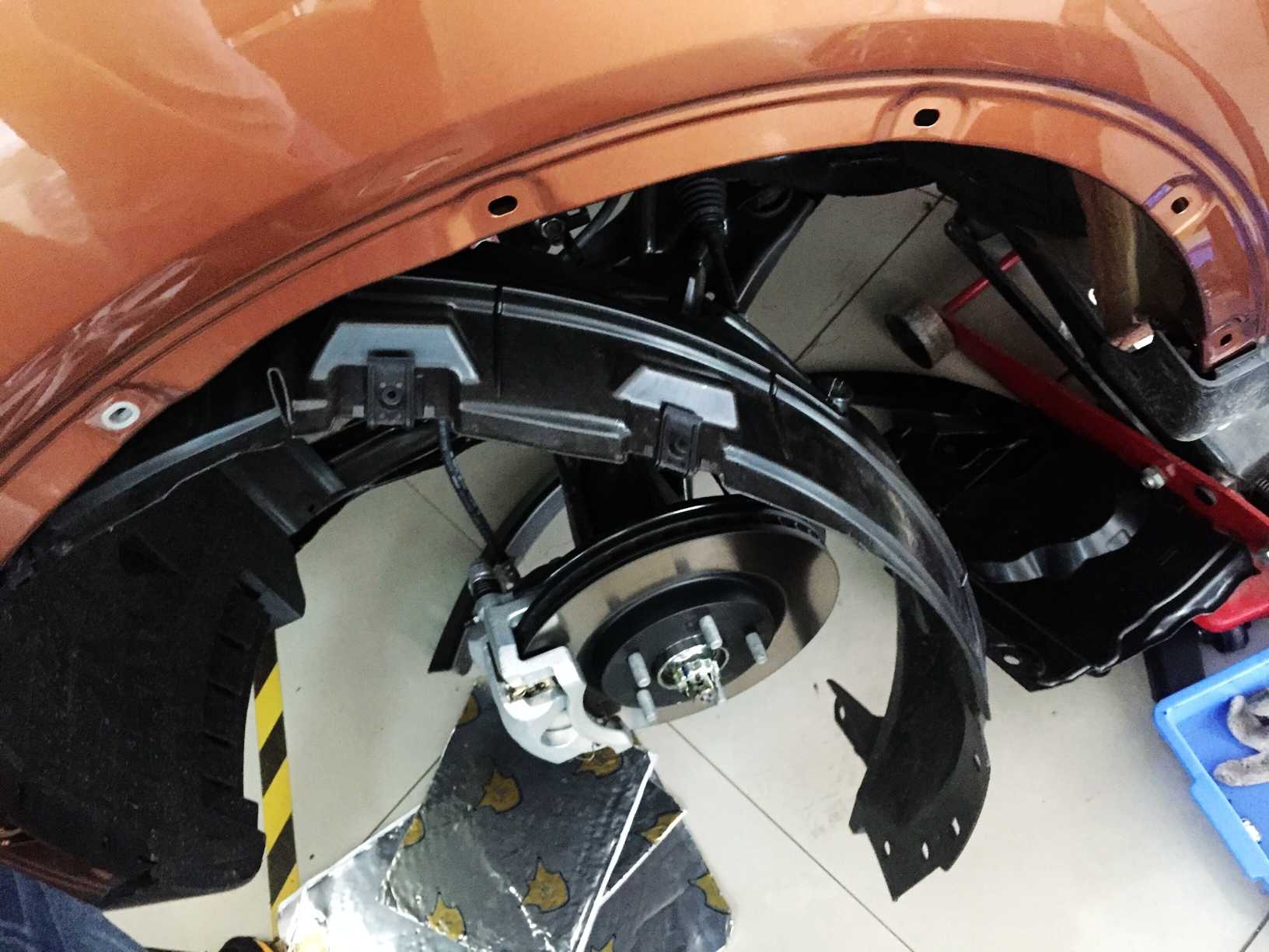 佛山途歌汽車影音：日產(chǎn)奇駿全車LK金衛(wèi)士隔音+3M材料吸音棉