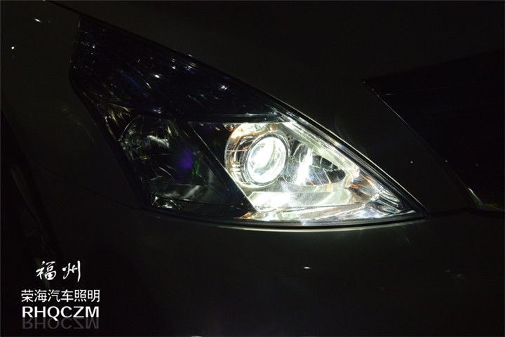 福州專業(yè)車燈改裝 日產(chǎn)天籟大燈改裝氙氣燈Q5雙光透鏡 福州榮海照明