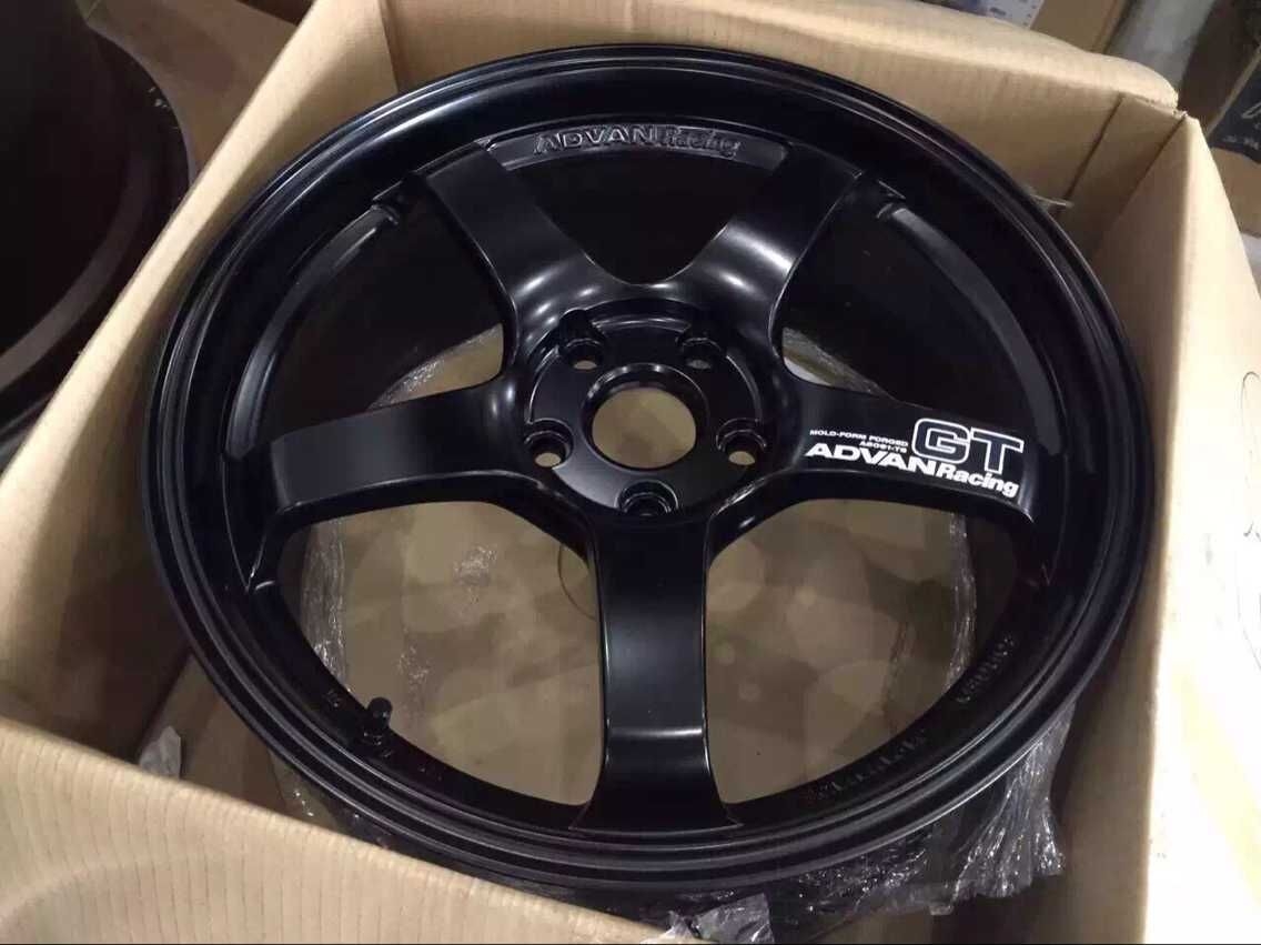 再到一套ADVAN GT 熱熔鍛造 超輕 18寸 112
