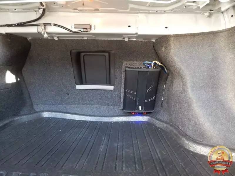 南通市啟東市尼桑軒逸汽車音響改裝意大利PHD+美國鉆石功放！