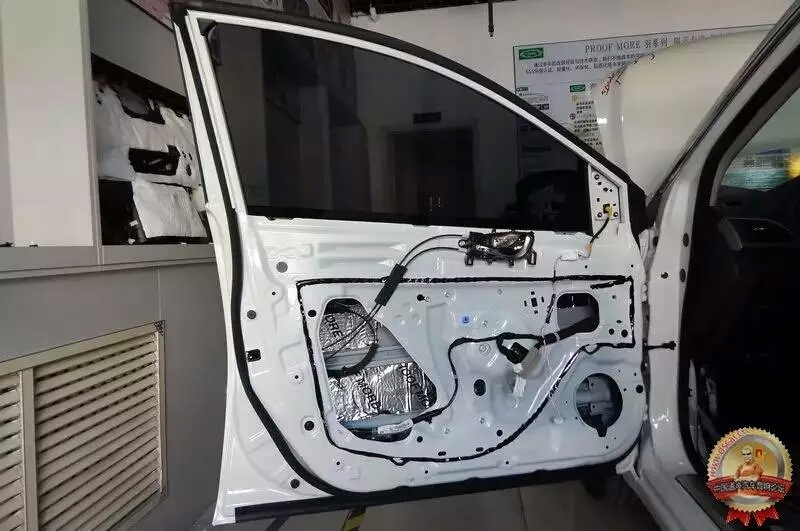 南通市啟東市尼桑軒逸汽車音響改裝意大利PHD+美國鉆石功放！