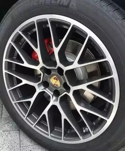 macan 鳥(niǎo)巢20寸 輪轂供應(yīng)中，效果真不錯(cuò)！