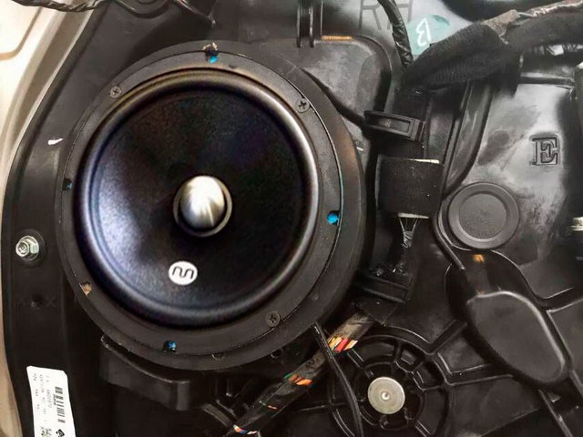 昆明鼎馭汽車音響改裝,現(xiàn)代朗動改裝魔立方汽車音響！
