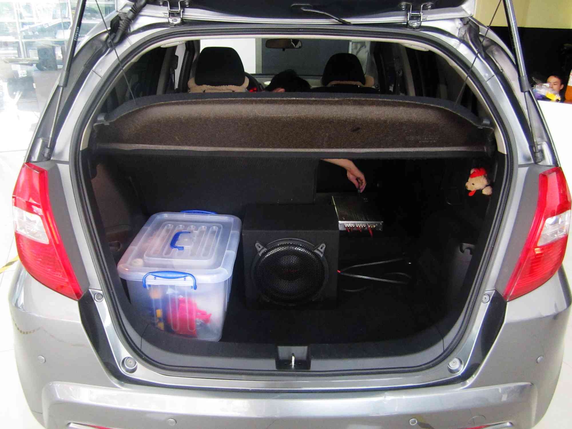 佛山途歌汽車影音：本田飛度音響改裝牧童汽車音響，音樂就是與眾不同