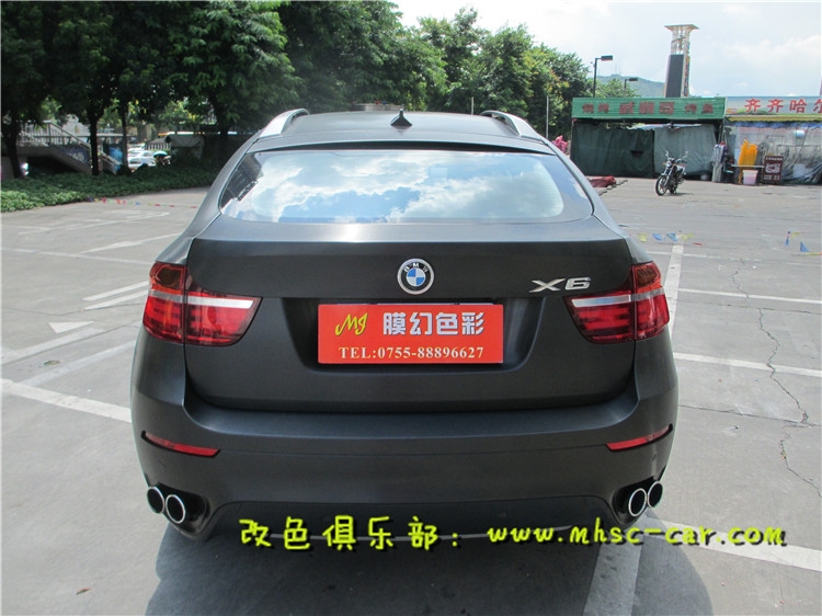 寶馬X6車身改顏色 全車貼膜改色施工美國艾利金屬拉絲黑 深圳車衣裳龍華民治膜幻色彩專業(yè)改色店
