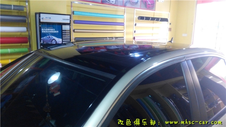 奔馳C級(jí)貼黑頂 高亮黑全景天窗貼膜 黑色車頂膜
