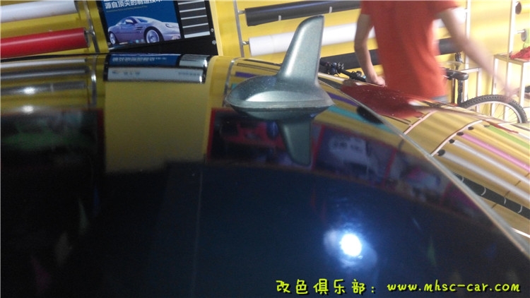 奔馳C級(jí)貼黑頂 高亮黑全景天窗貼膜 黑色車頂膜