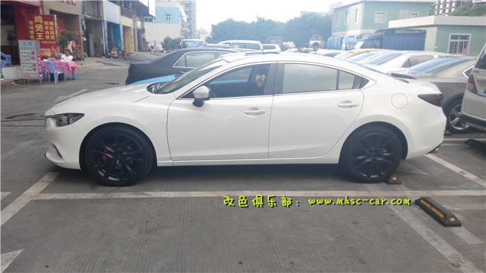 阿特茲貼黑頂 車頂貼黑膜 黑色全景天窗貼膜 噴黑色輪轂 剎車鉗改顏色 紅色剎車鉗
