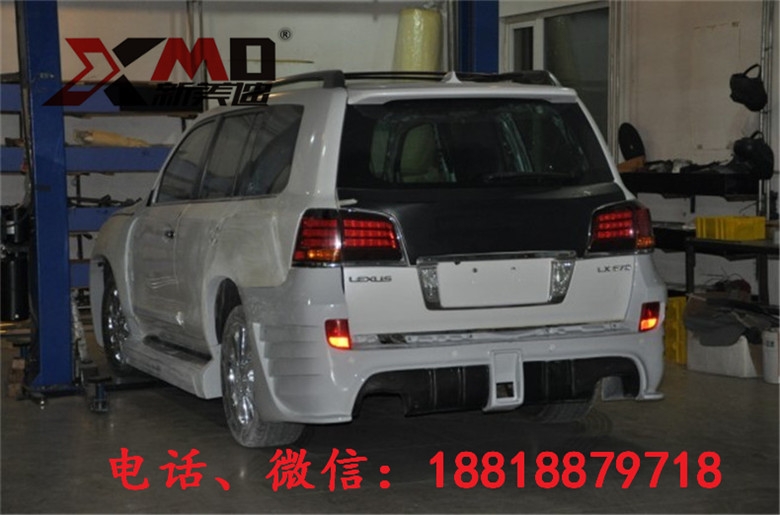 雷克薩斯LX570改裝中東之獅版寬體大包圍前后杠葉子板中網(wǎng)尾翼排氣尾嘴