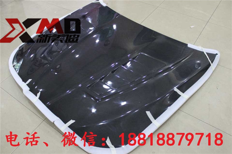 寶馬5系 F10 F18 520 525 530 535 改裝升級(jí) Vorsteiner 碳纖機(jī)蓋