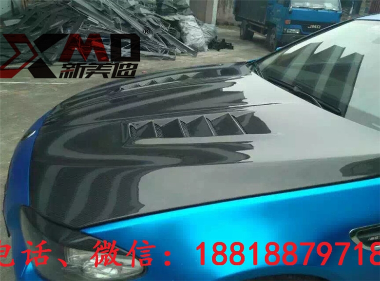 寶馬5系 F10 F18 520 525 530 535 改裝升級(jí) Vorsteiner 碳纖機(jī)蓋