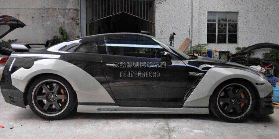 日產(chǎn)GTR35寬體大包圍批發(fā)代理