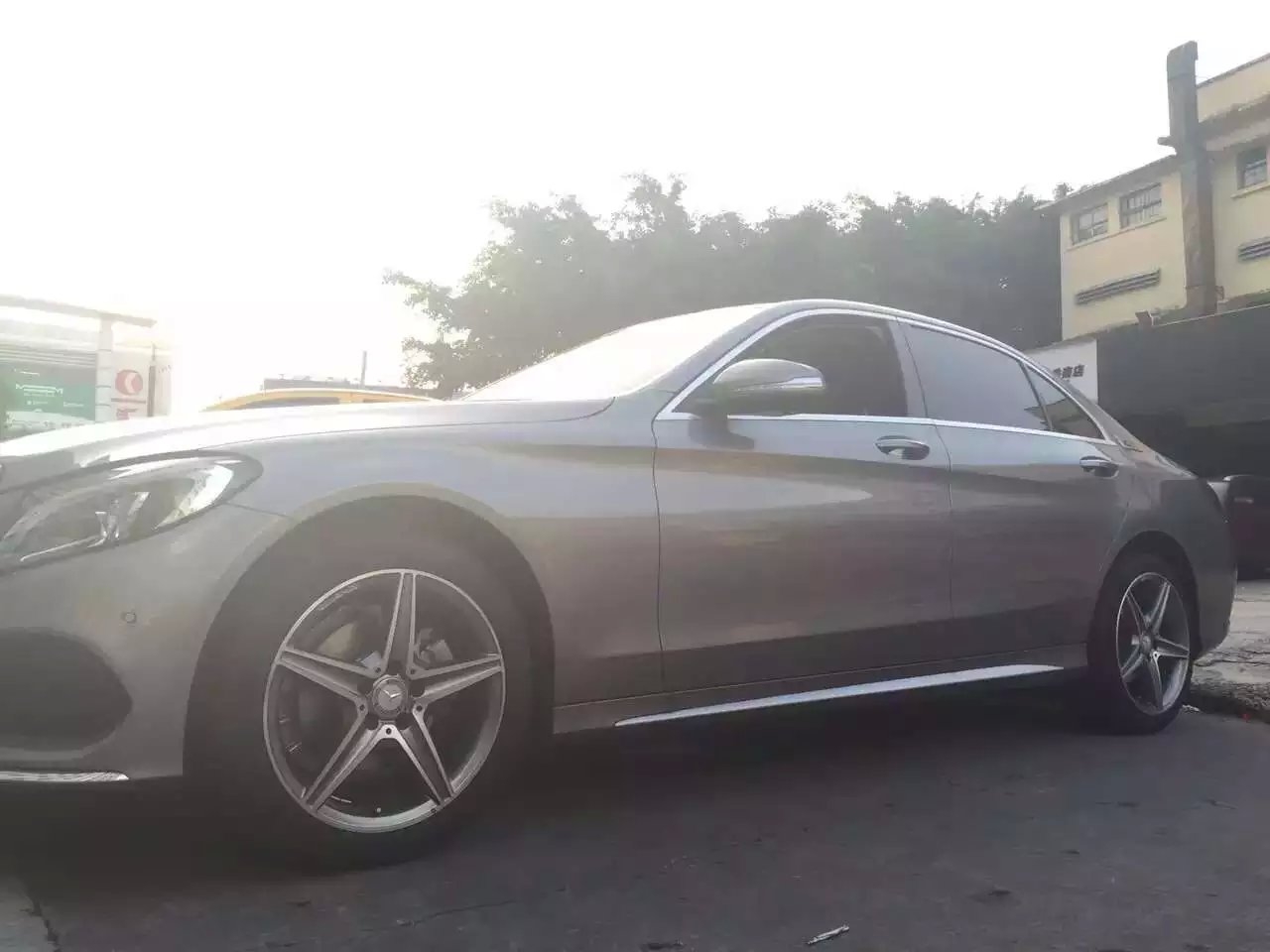新C、裝18寸 AMG，效果一下子就提升了