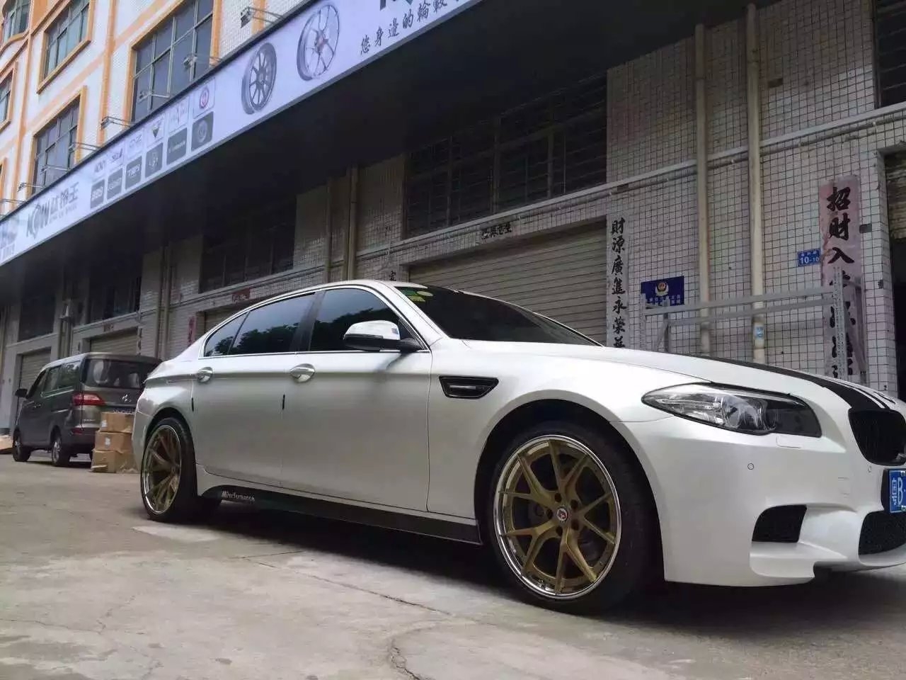 寶馬，裝 HRE 20寸～ 效果給力！