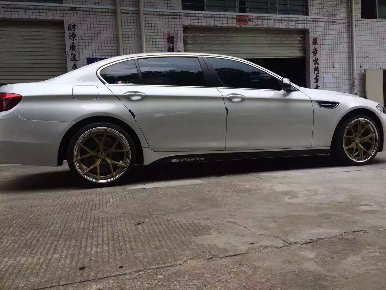寶馬，裝 HRE 20寸～ 效果給力！