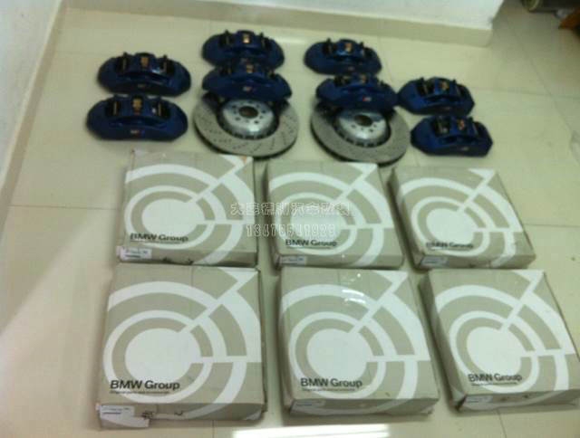 寶馬performance M剎車(chē)正品批發(fā)總代理大連德利汽車(chē)改裝用品批發(fā)