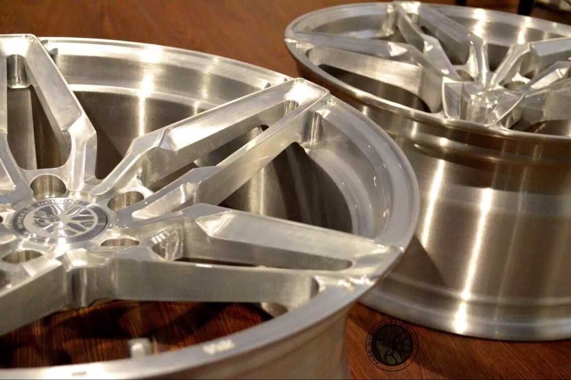 Facewheels fwd105 單片鍛造，19寸頭尾 114.3