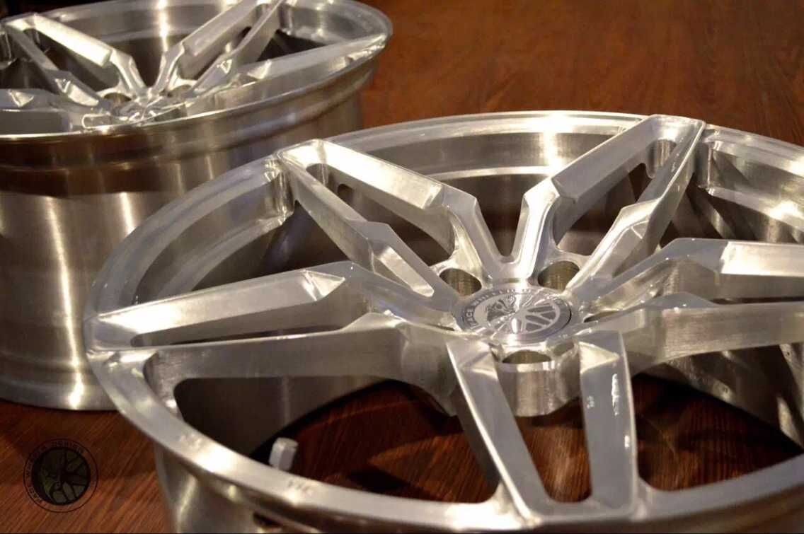 Facewheels fwd105 單片鍛造，19寸頭尾 114.3