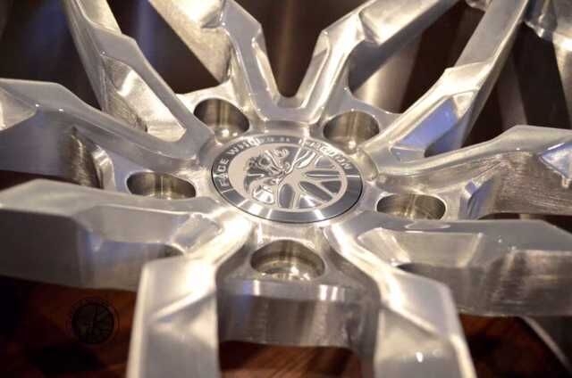 Facewheels fwd105 單片鍛造，19寸頭尾 114.3