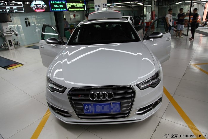 奧迪A6升級(jí)S6中網(wǎng)