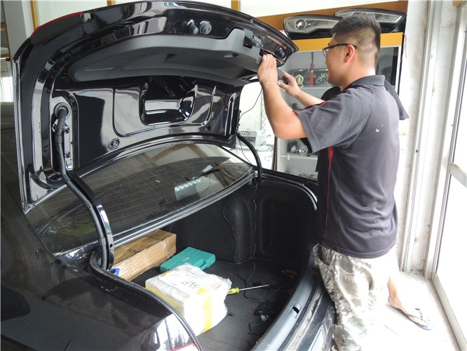濰坊汽車加裝導(dǎo)航，大眾汽車導(dǎo)航安裝作業(yè)