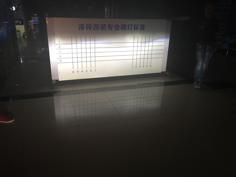 上海首台荣威950车灯升级全LED大灯 改装LED近光 远光 日行灯
