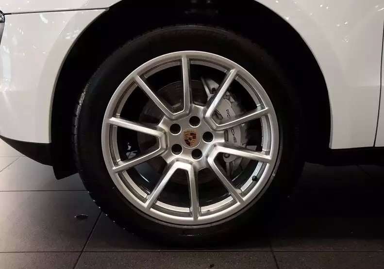 MACAN 原裝 20寸 ，新車拆下一套
