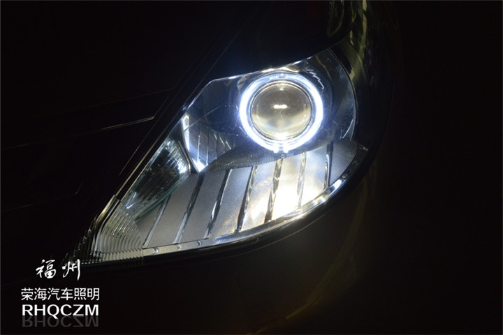 福州汽車改天使眼 日產(chǎn)騏達(dá)大燈升級氙氣燈海拉三雙光透鏡 福州榮海照明