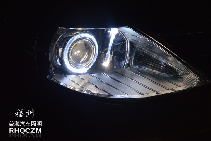 福州汽車改天使眼 日產(chǎn)騏達(dá)大燈升級氙氣燈海拉三雙光透鏡 福州榮海照明